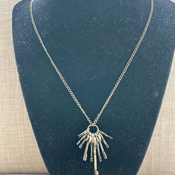 Nordstrom Rack Necklaces Antique Glod Tone Keys Statement Pendant Jewelry - Picture 10 of 11